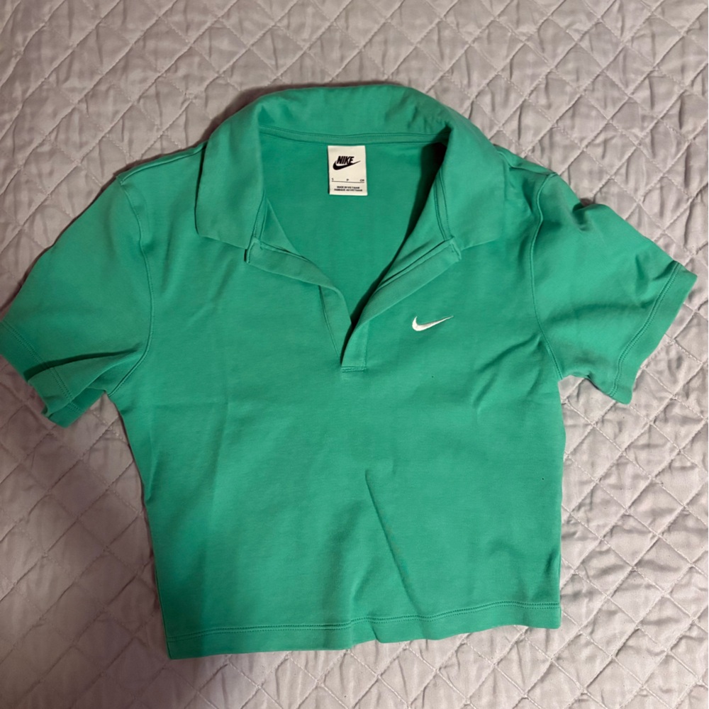 Nike Women’s Green Polo Crop Top